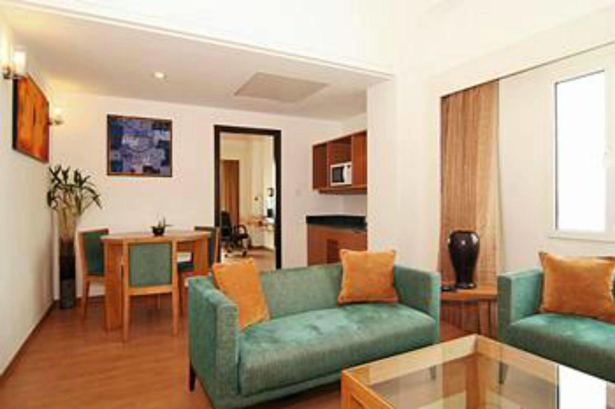 Lemon Tree Hotel, East Delhi Mall, Kaushambi Ghaziabad Ngoại thất bức ảnh